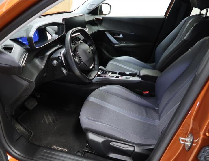 Peugeot 2008 7