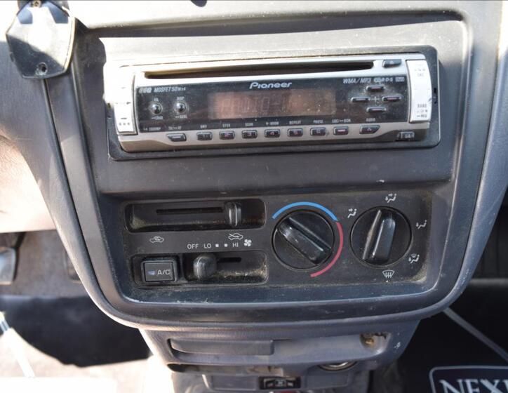 Toyota Picnic 32