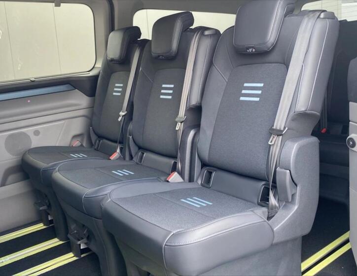 Ford Tourneo Custom 9