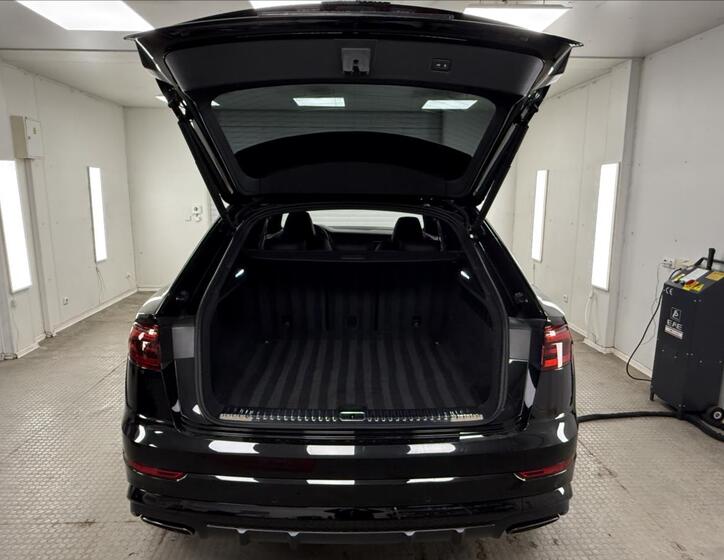 Audi Q8 39