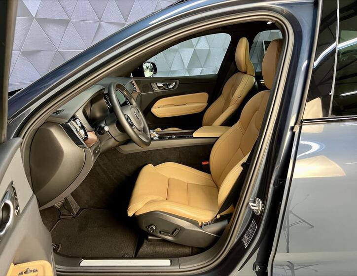 Volvo XC60 11