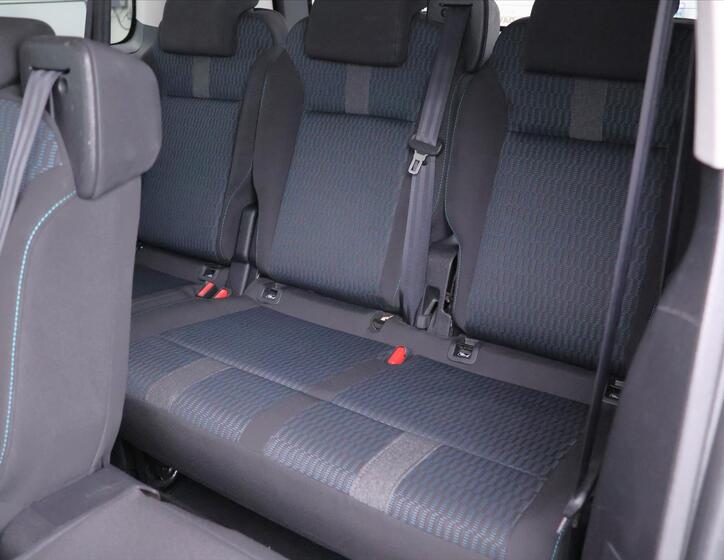 Peugeot Traveller 15