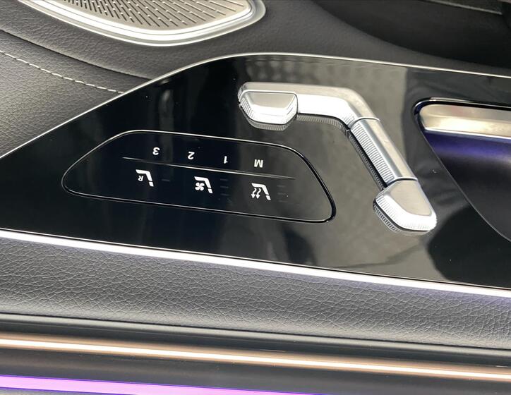 Mercedes-Benz EQS 12