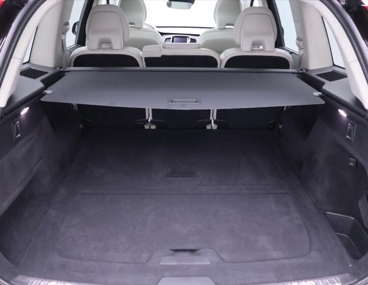 Volvo XC90 10