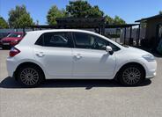 Toyota Auris 4