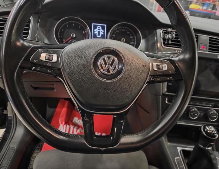Volkswagen Golf 12