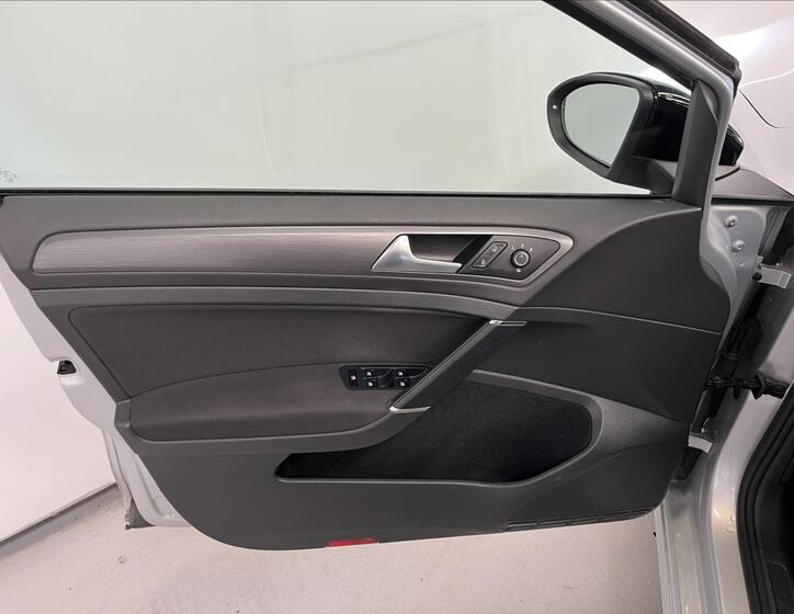 Volkswagen Golf 27