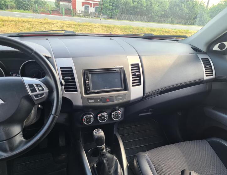 Mitsubishi Outlander 9