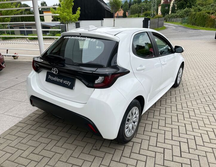 Toyota Yaris 6
