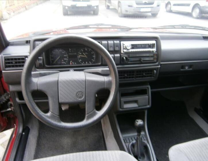 Volkswagen Jetta 9