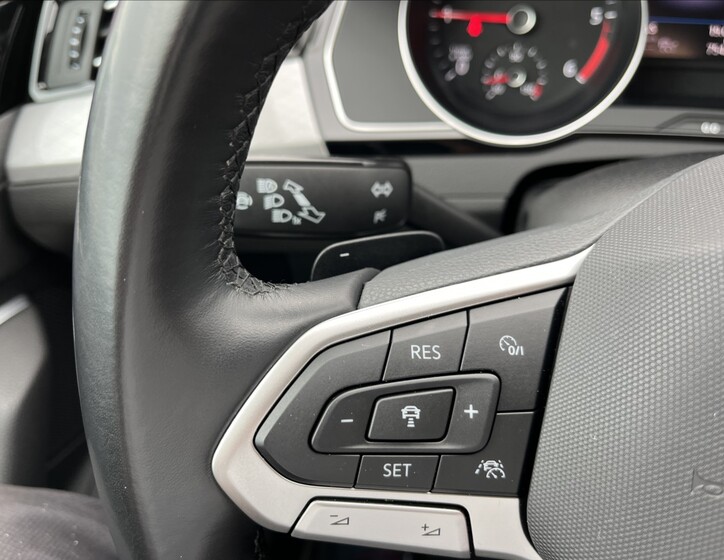 Volkswagen Passat 25