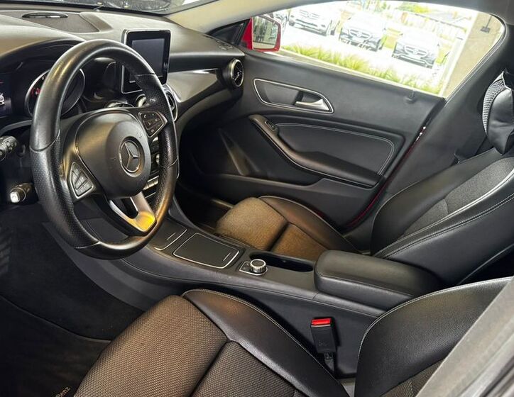 Mercedes-Benz CLA 9