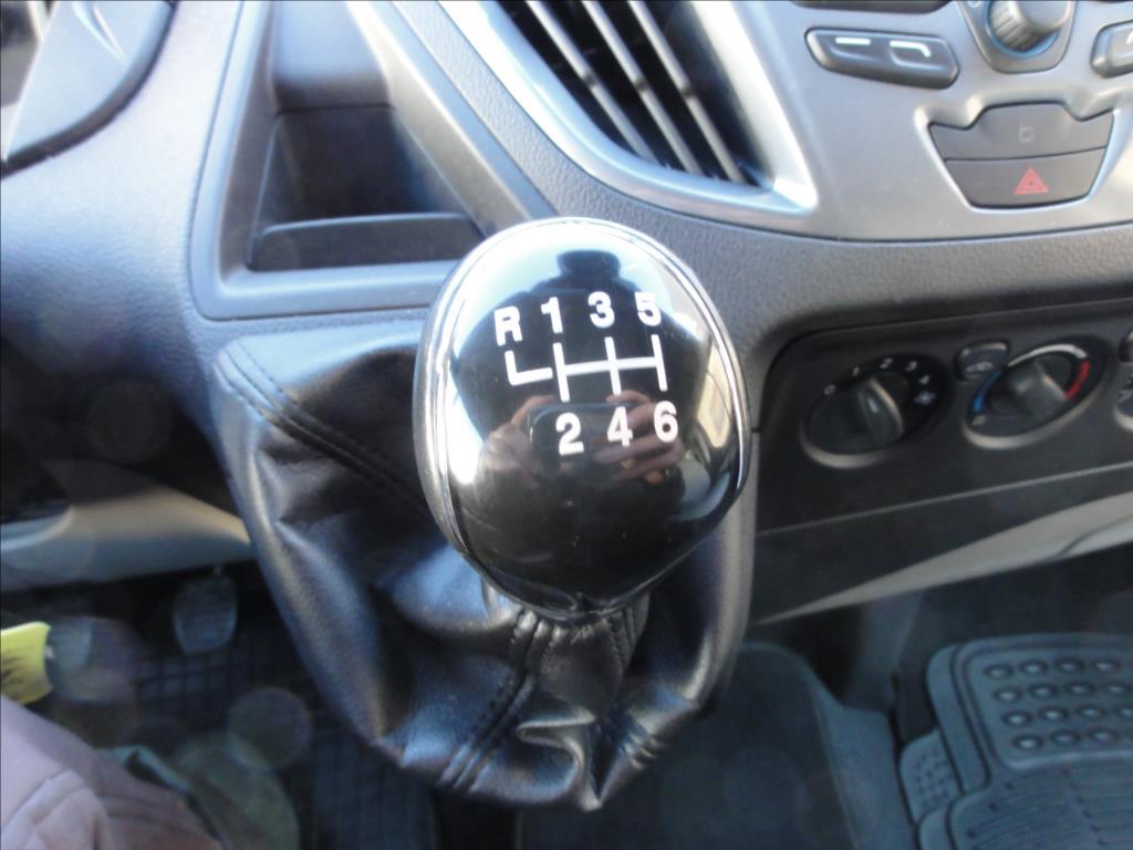 Ford Tourneo Custom 21