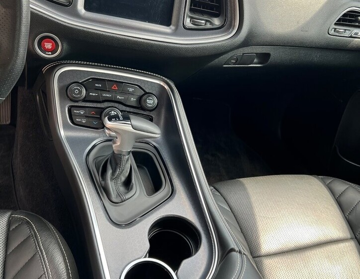 Dodge Challenger 15