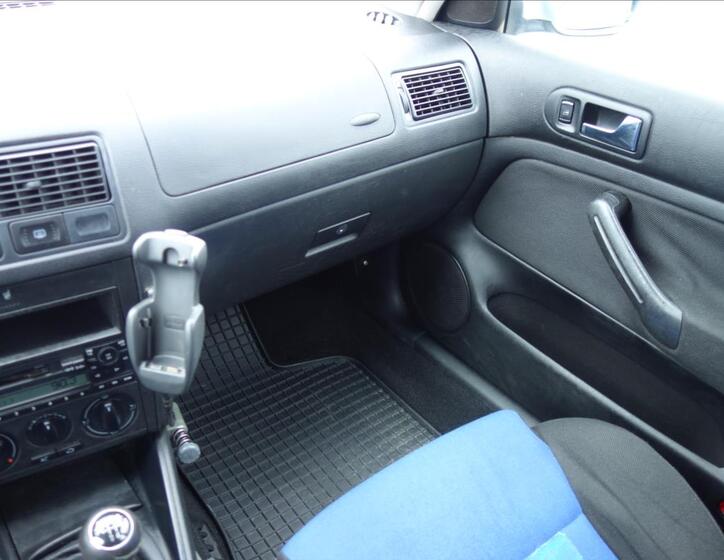 Volkswagen Golf 26