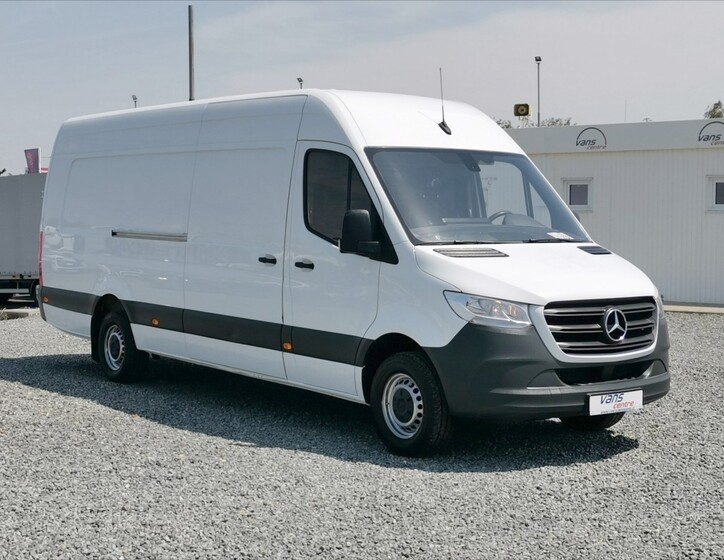 Mercedes-Benz Sprinter 2