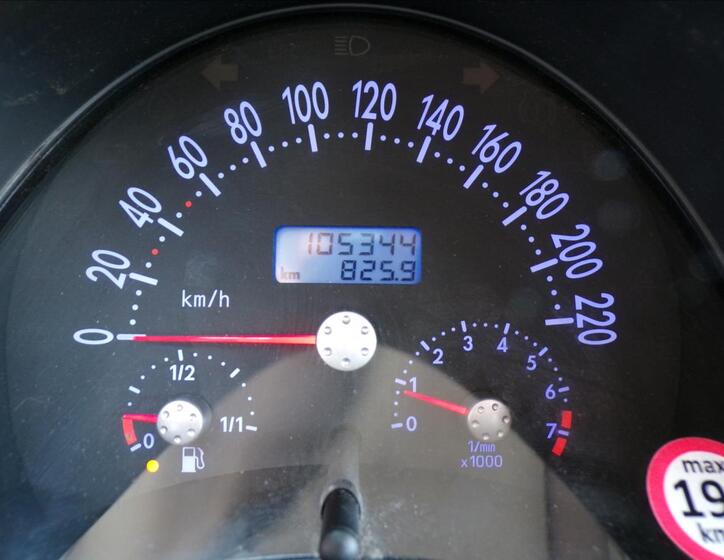 Volkswagen New Beetle 8