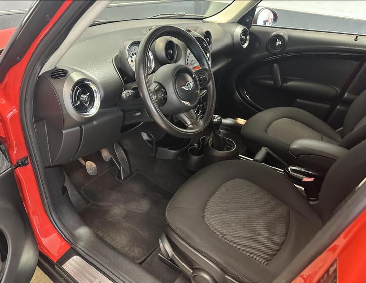 Mini Countryman 9