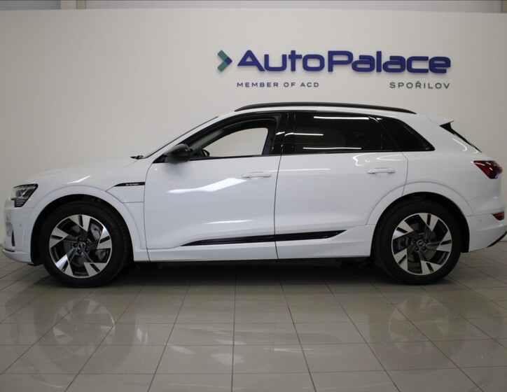Audi e-tron 5