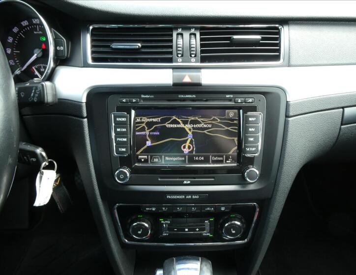 Škoda Superb 30