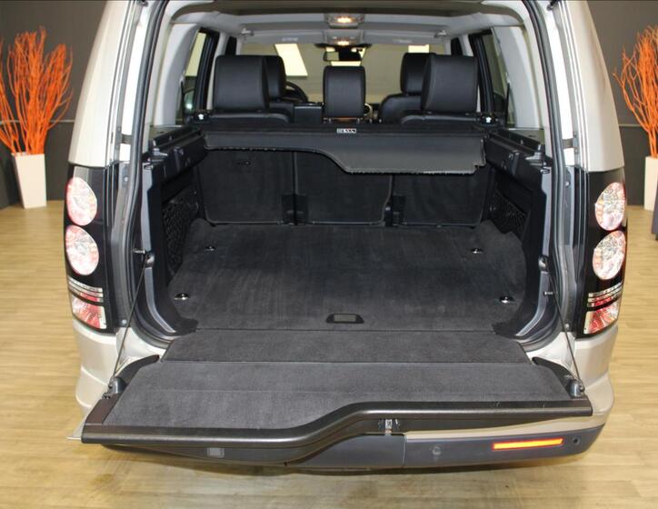 Land Rover Discovery 18