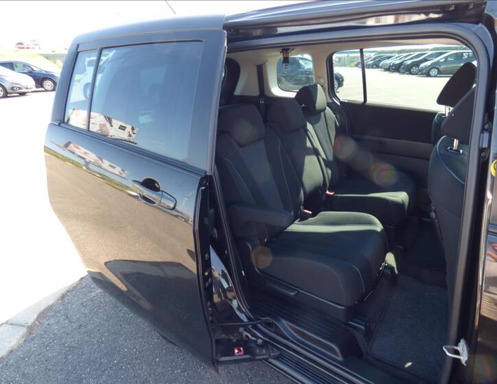 Mazda 5 38