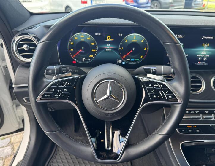 Mercedes-Benz Třídy E 8