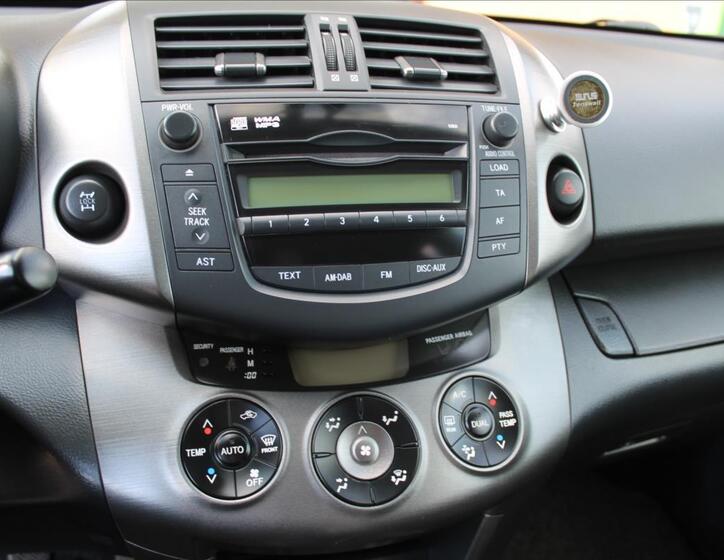 Toyota RAV4 11