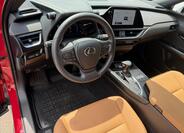 Lexus UX 250h 8