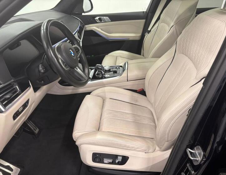 BMW X7 8