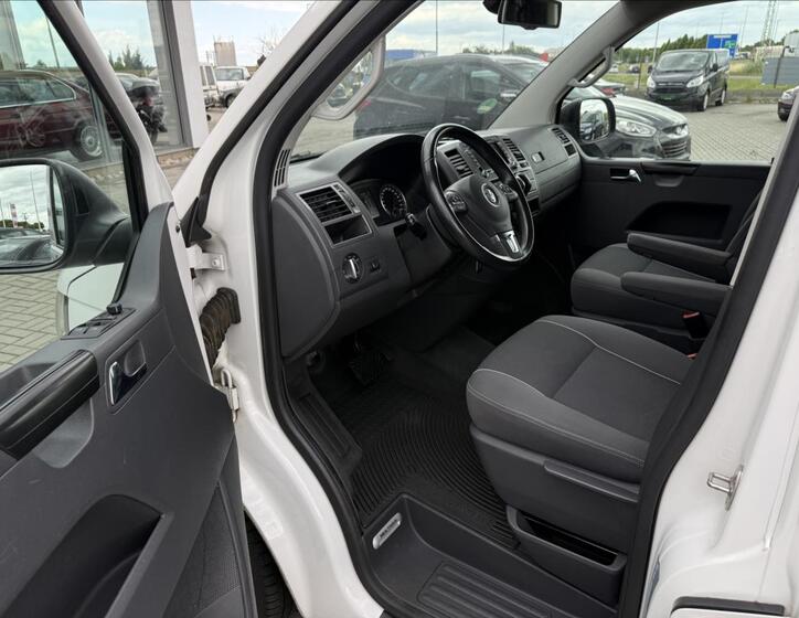 Volkswagen Multivan 9