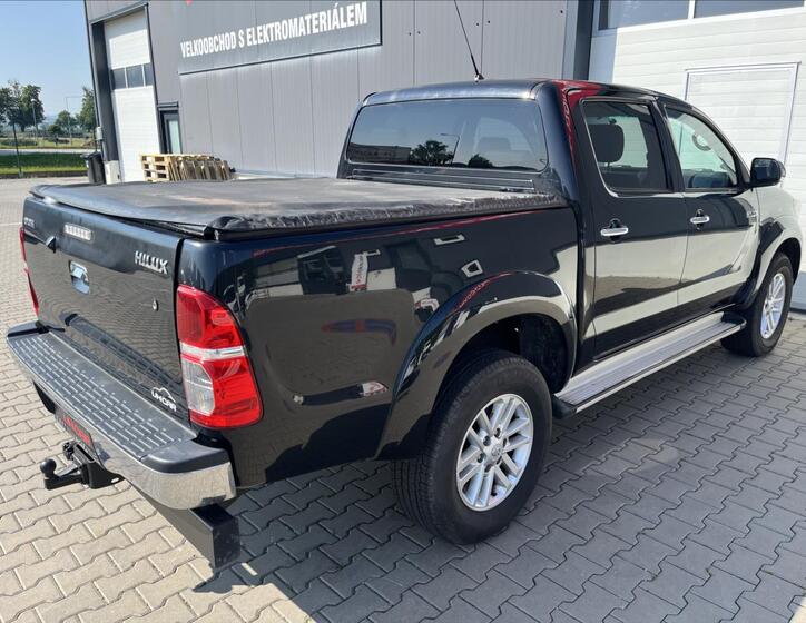 Toyota Hilux 6