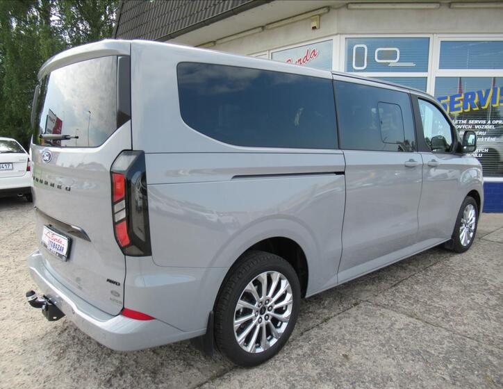 Ford Tourneo Custom 4