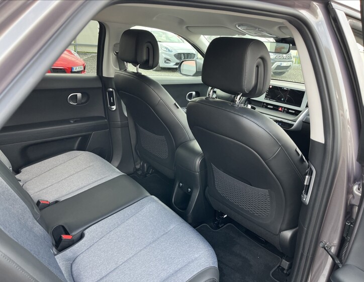 Hyundai IONIQ 24