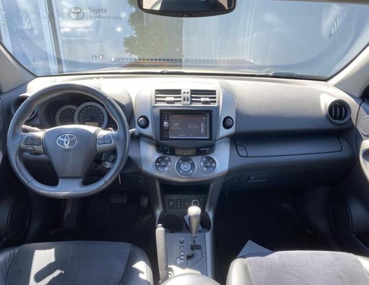 Toyota RAV4 12