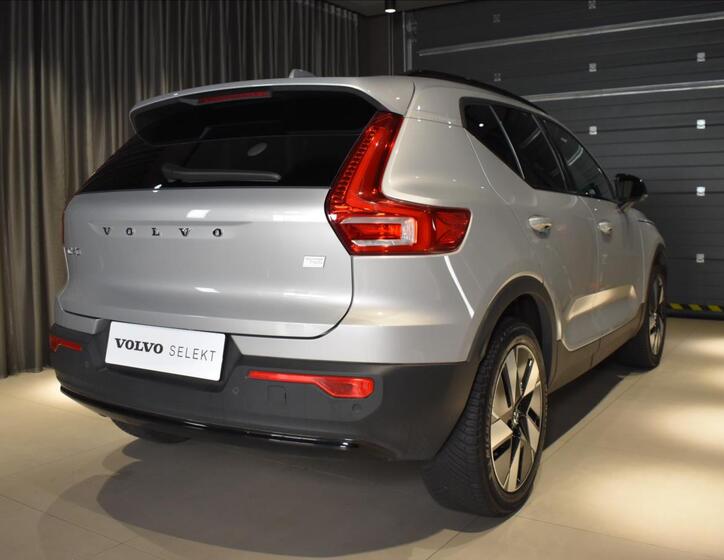 Volvo XC40 4