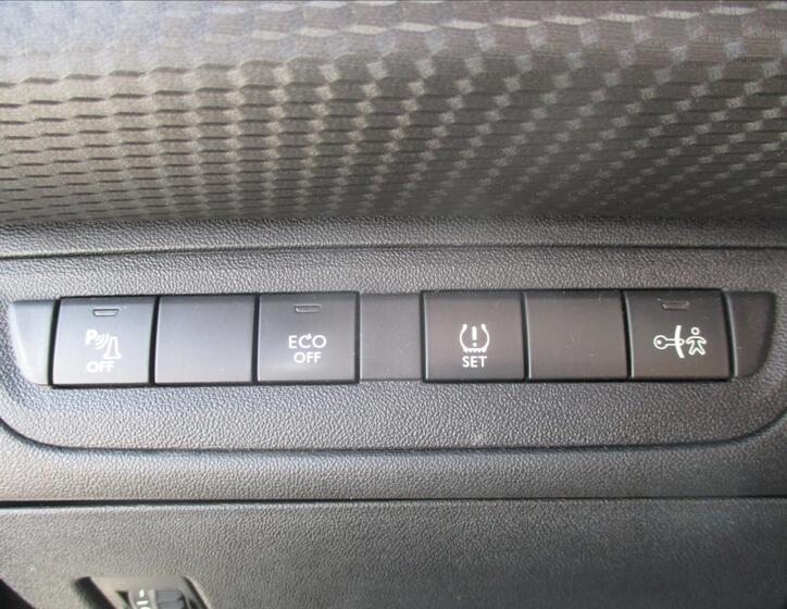 Peugeot 2008 17