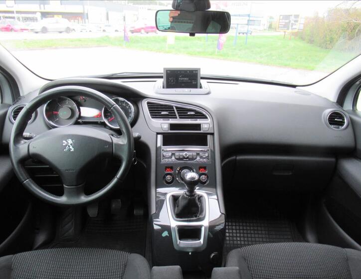 Peugeot 5008 9