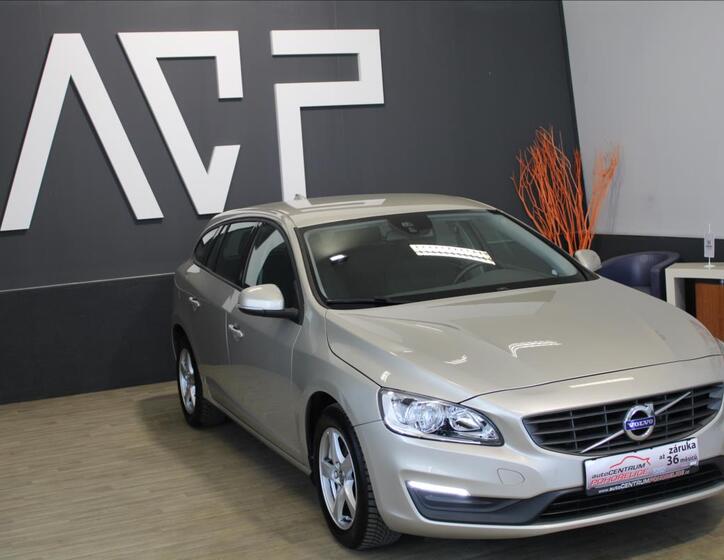 Volvo V60 4
