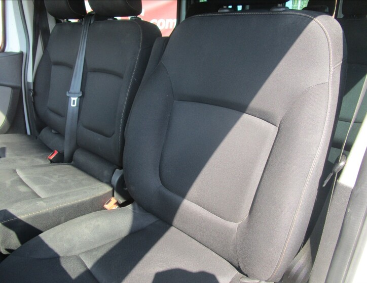 Renault Trafic 12