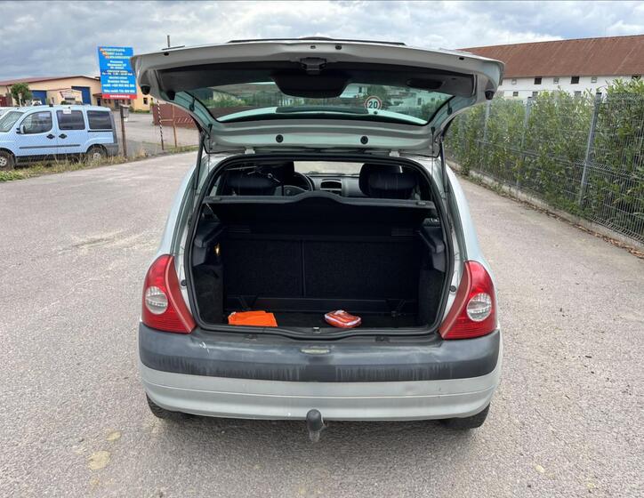 Renault Clio 24