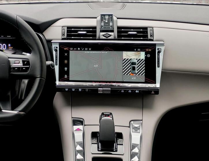 DS Automobiles DS7 Crossback 10