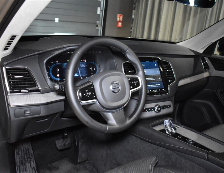 Volvo XC90 11