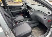 KIA Rio 10