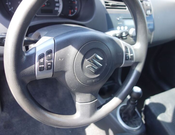 Suzuki Swift 11