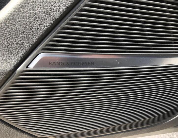 Audi SQ8 25