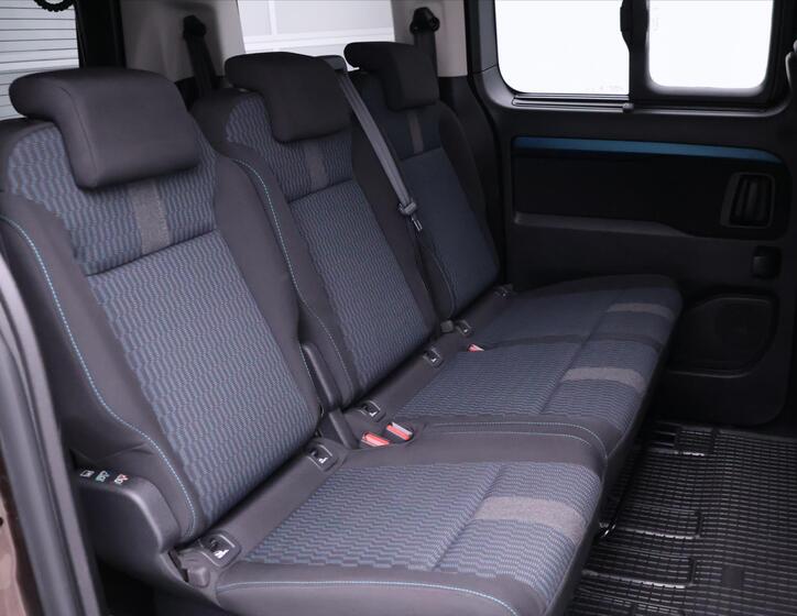 Peugeot Traveller 15