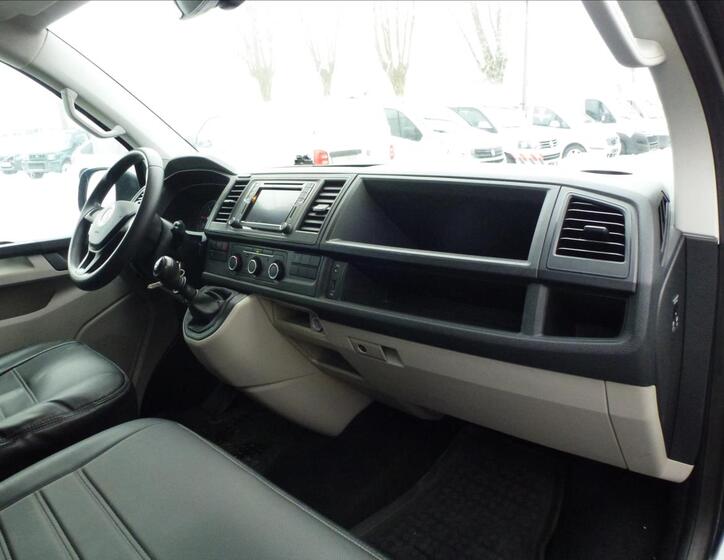 Volkswagen Transporter 22