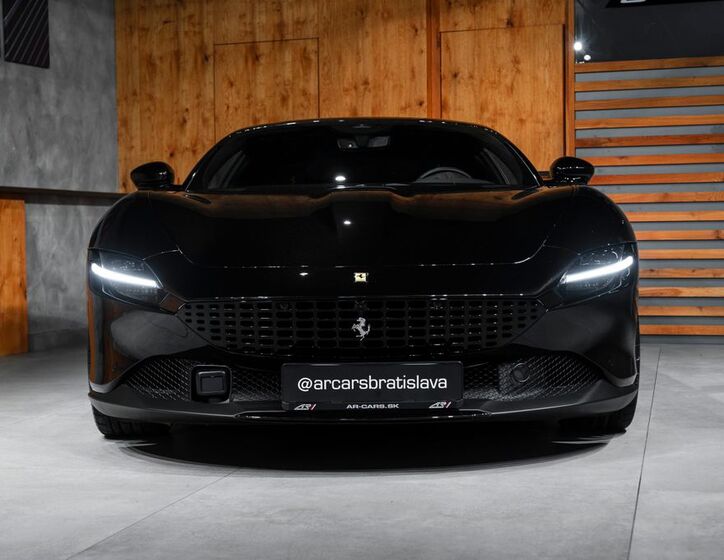 Ferrari Roma 8
