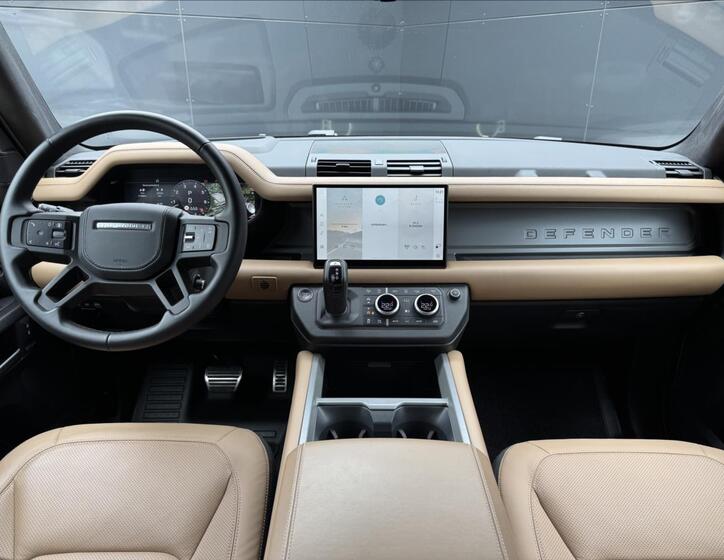 Land Rover Defender 12